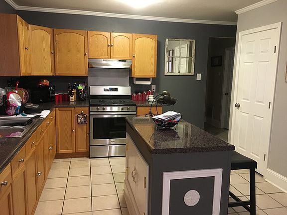 4th image of 613 Farrington Dr