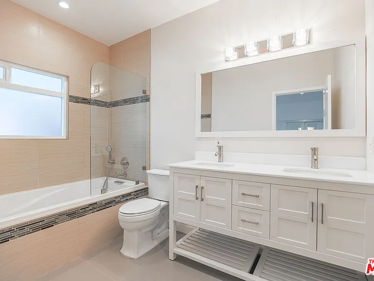 31 Breeze Ave #A — Photo 25