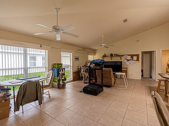 4th image of 6460 NW Friendly Cir