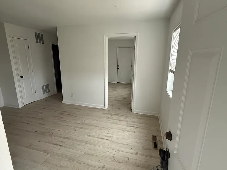 7023 W Newell St — Photo 1