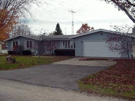 1st image of 611 Oakwood Dr