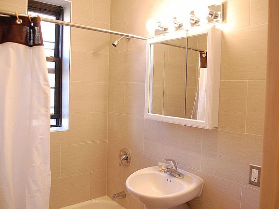 5th image of 205 W 15th St APT 6U