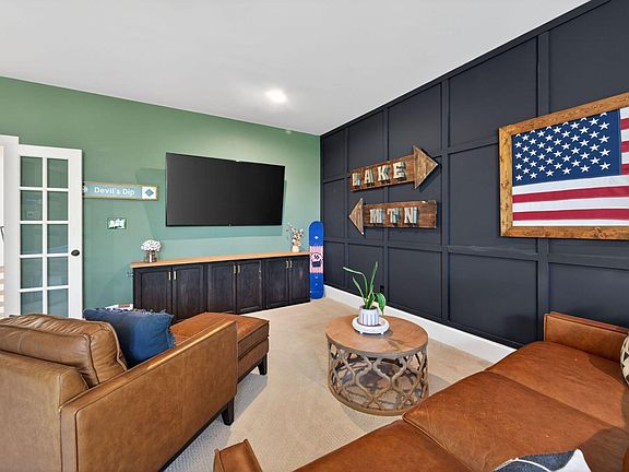 4th image of 238 Capellan St