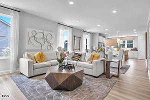 3rd image of 3109 Kiawa Pointe Ln #226