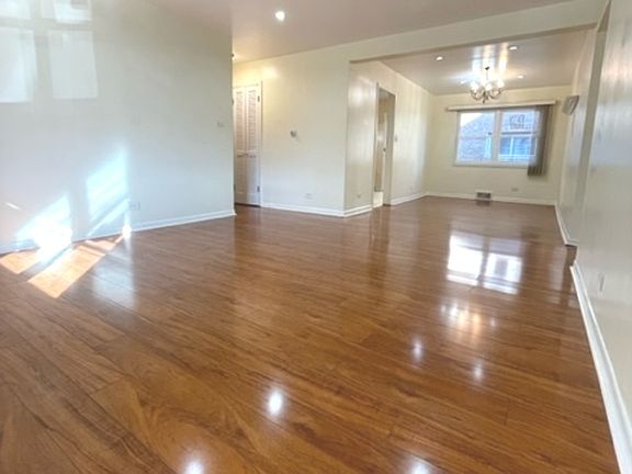 3rd image of 2754 W Berwyn Ave APT 1E