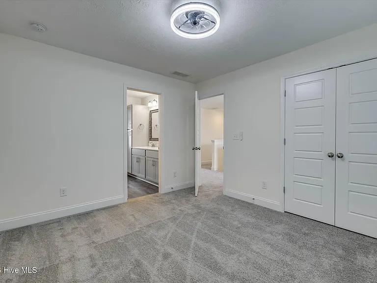 711 Courtland Ln — Photo 28
