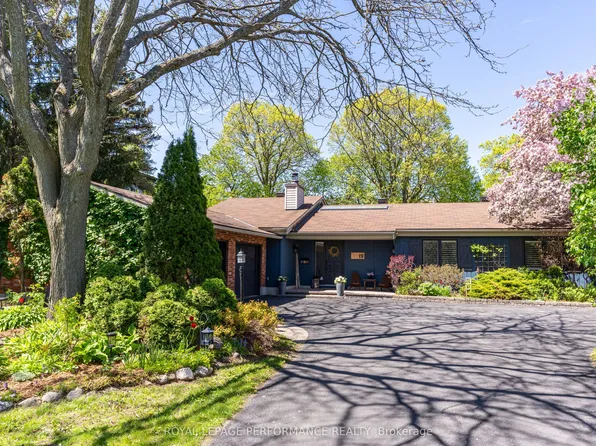 19 Colley St, Ottawa, ON K2J 3Z7