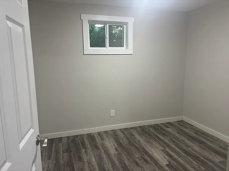 731 Berry St NE — Photo 16