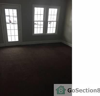5th image of 515 E Franklin St