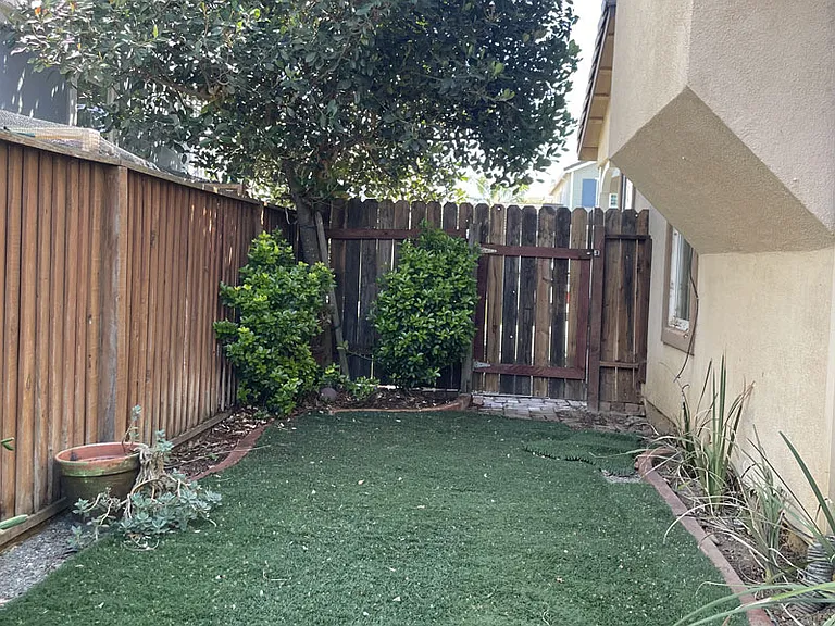 1426 Bello Dr — Photo 22