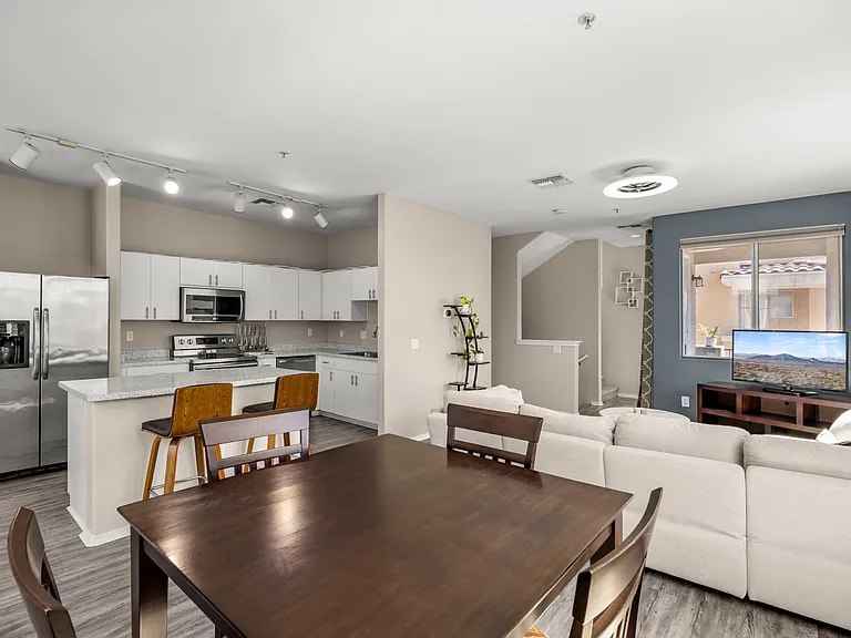 2450 W Glenrosa Ave #9 — Photo 10