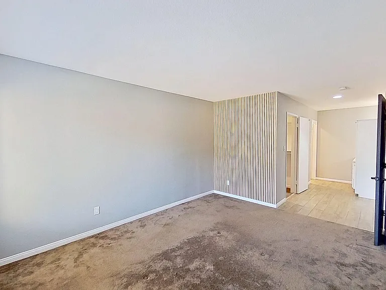 1040 W Macarthur Blvd #45 — Photo 13