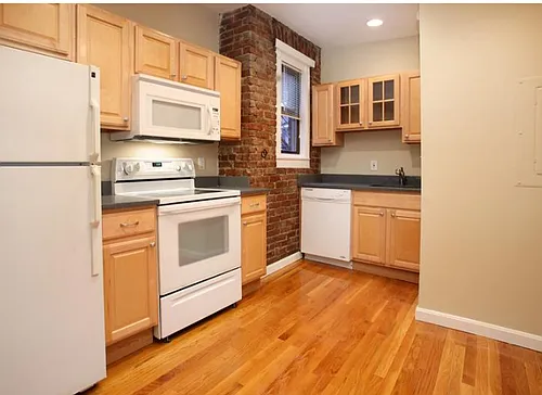 65 Burbank St #15 Photo 1