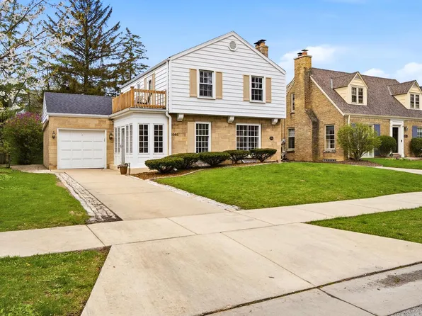 2565 N 84th STREET, Wauwatosa, WI 53226