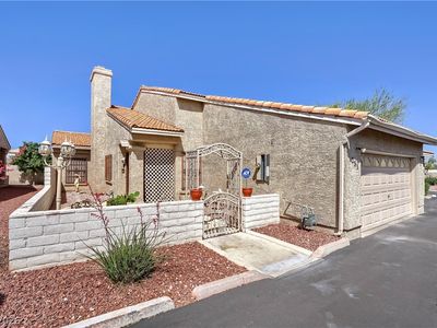 251 N Cimarron Rd, Las Vegas, NV, 89145