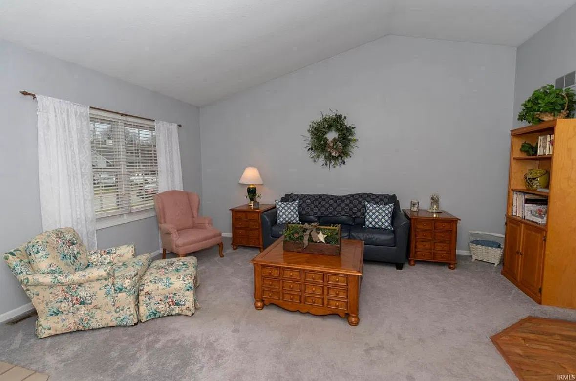 3 bed, 2054 sqft, $2,600 — Photo 4