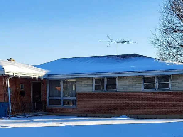 1212 E Irving Park Rd, Itasca, IL 60143