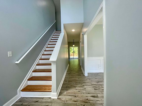 5th image of 540 Langham Cir