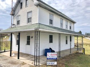 1 W Water St, Abbottstown, PA 17301