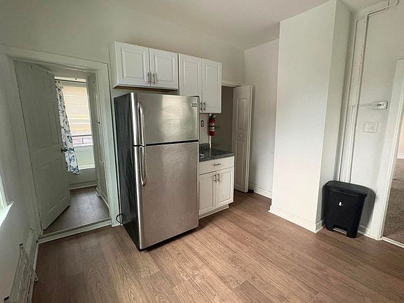 5th image of 901 N Ohio Ave Floor 2