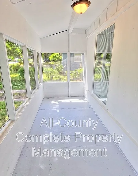 9348 Culpeper Ave — Photo 4