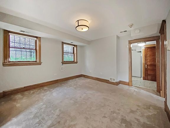 2nd image of 2503 N Sacramento Ave