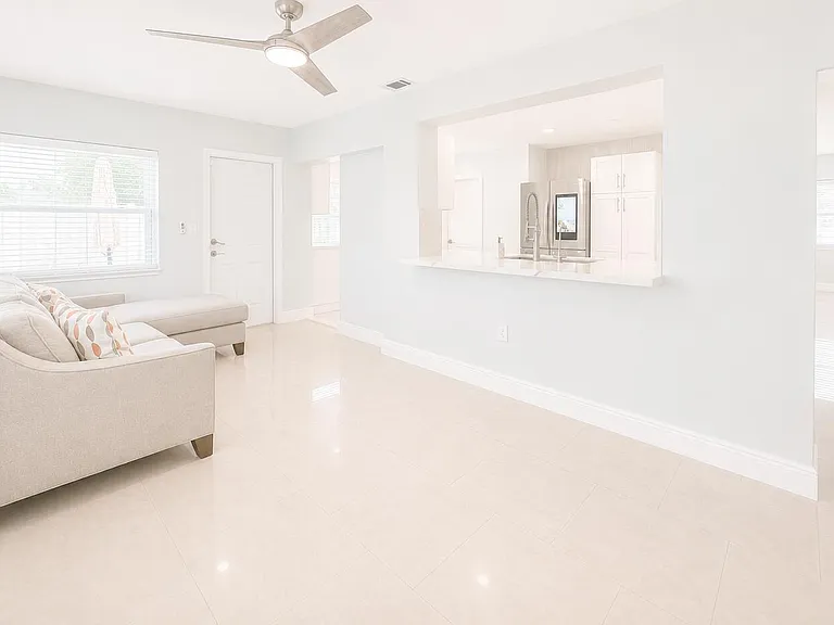 1200 NW 76th Ave — Photo 16