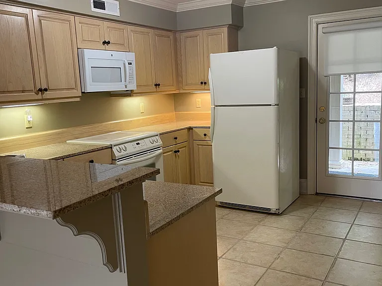 119 Chestnut St #101 — Photo 6