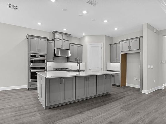 3rd image of 949 Tassleflower Trail St