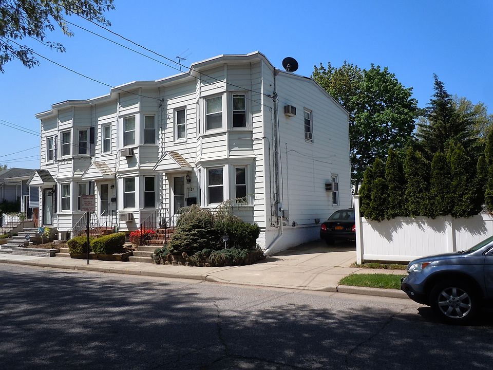 1st image of 107 S 11th St