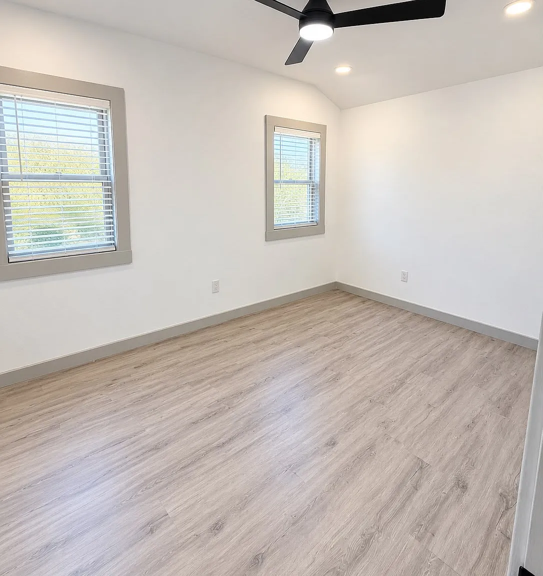 2 bed, 922 sqft, $1,925 — Photo 3