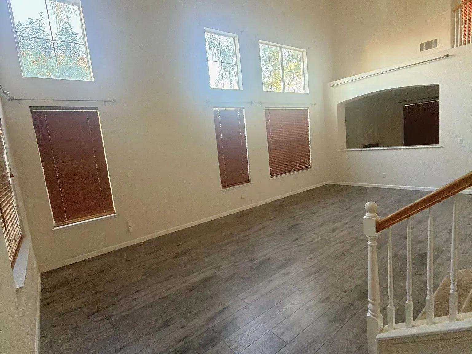 4 bed, 2.5 bath, 2400 sqft, $2,950 — Photo 3