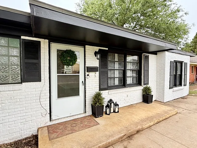 Front porch and entrance.