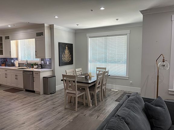 4th image of 11353 242a St