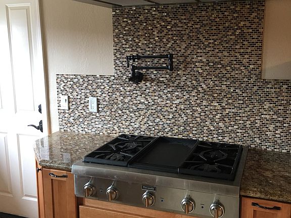 3rd image of 1017 Pacific Ave