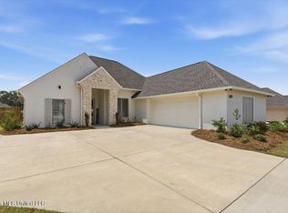 429 Aurora Cir, Canton, MS 39046