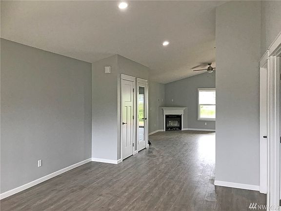 4th image of 410 Point Brown Ave NE