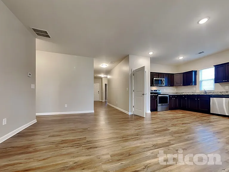 381 Alexander Ln — Photo 2