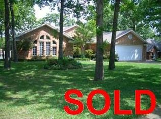 408 Saint Andrews Dr, Mabank, TX 75156
