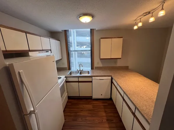 City Pointe LLC, 1913 Farnam St APT 409, Omaha, NE 68102