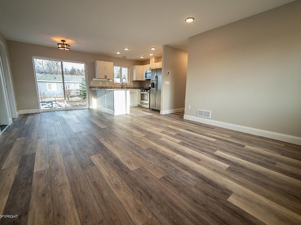 2nd image of 459 E Auklet Ave