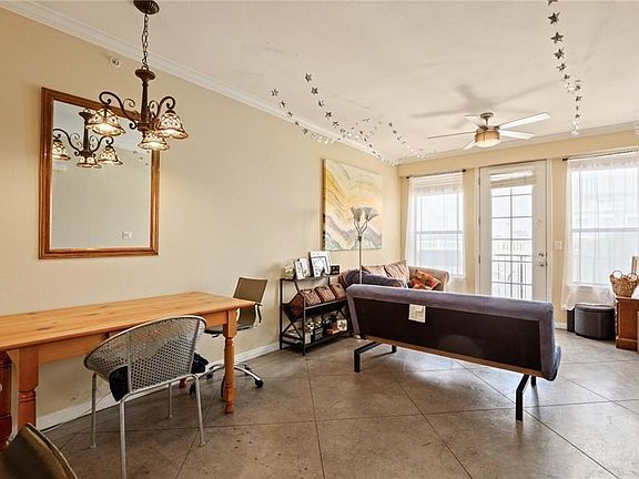 5th image of 2505 San Gabriel St APT 402