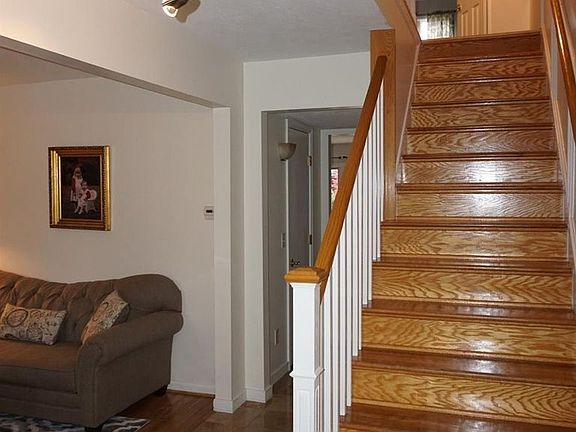 3rd image of 3911 Brookside Ln #5