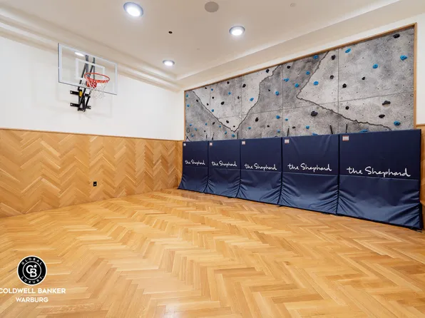 275 West 10th Street 5A image 14 of 15