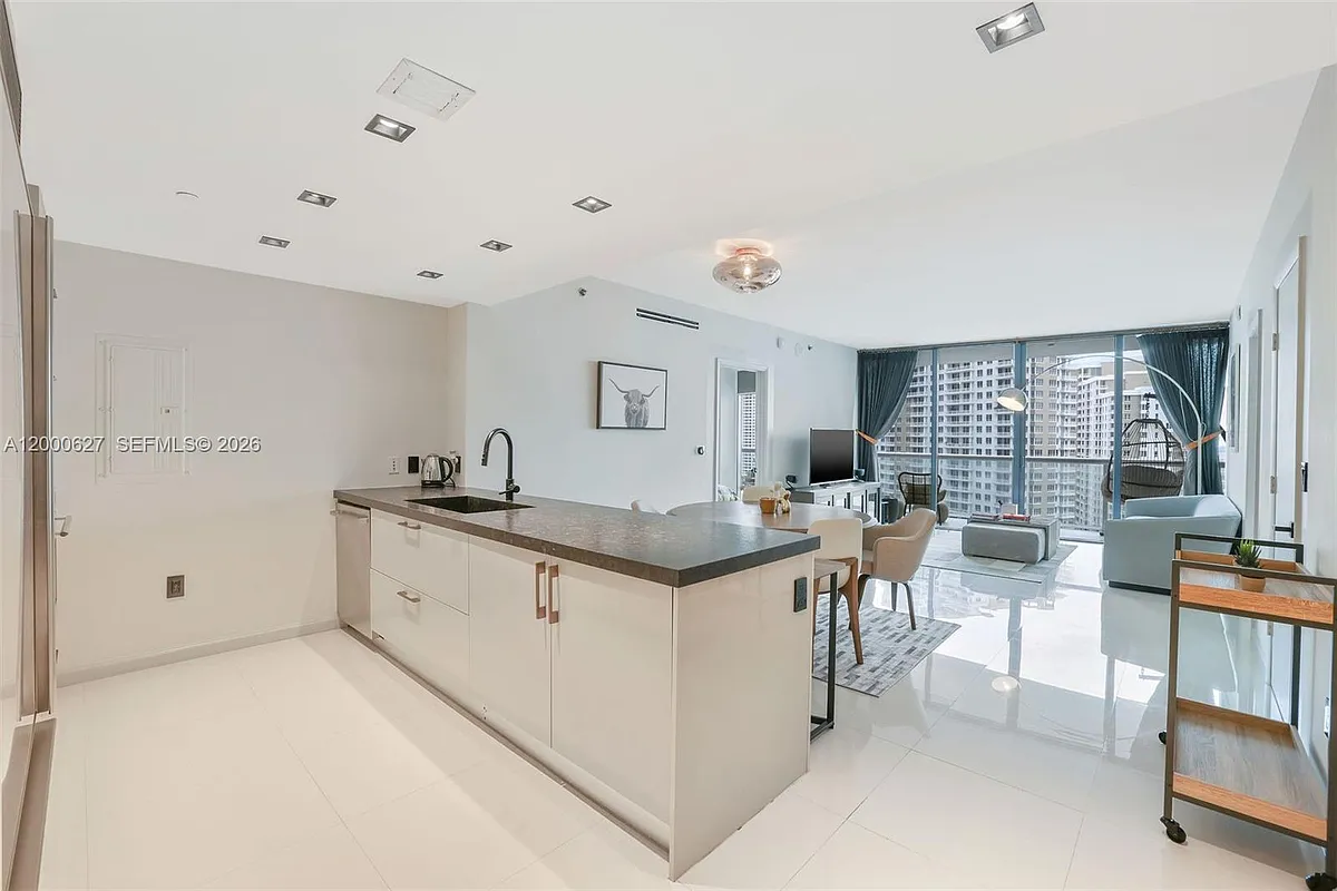 Building Photo - 465 Brickell Ave #1805