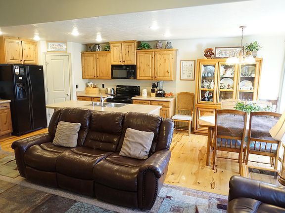 5th image of 347 W Farmside Dr