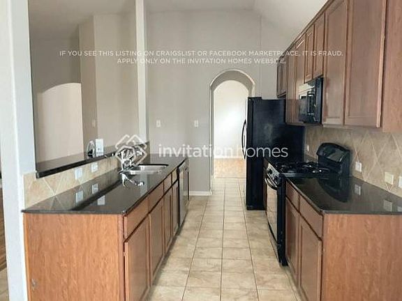 3rd image of 625 Rocky Hollow Ln