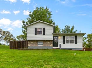 505 Rathburn St, De Soto, MO 63020