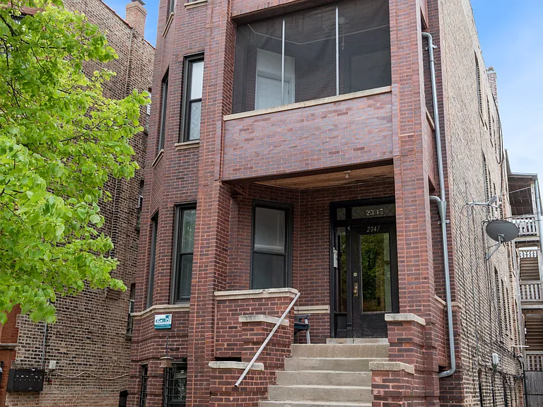 2347 W Iowa St #1F — Photo 10