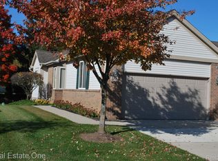 697 Ravencrest Ln #5, Westland, MI 48185